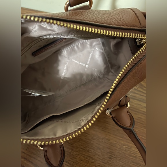 MICHAEL KORS CARINE EXTRA-SMALL PEBBLED LEATHER SATCHEL - Picture 7 of 8